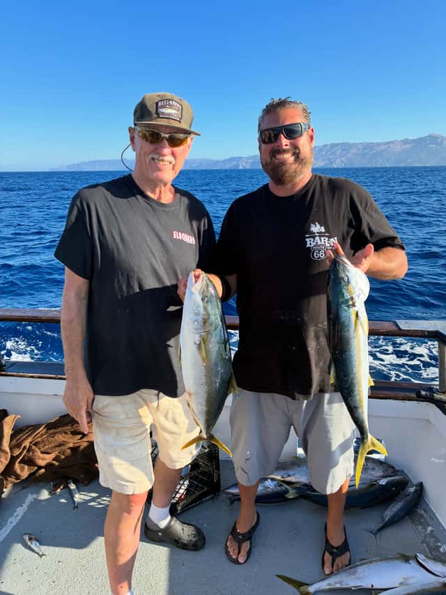 Yellowtail caught before the storm shut fishing down — photo 11