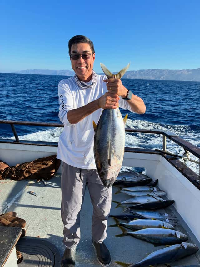 Yellowtail caught before the storm shut fishing down — photo 10